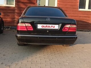 2001 Mercedes-Benz E-Класс 280 II (W210, S210) Рестайлинг, чёрный, 380000 рублей, вид 2