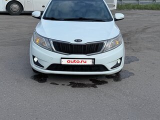 2012 Kia Rio 5-speed III, белый, 550000 рублей, вид 2