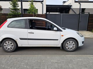 2008 Ford Fiesta Mk5, белый, 340000 рублей, вид 4