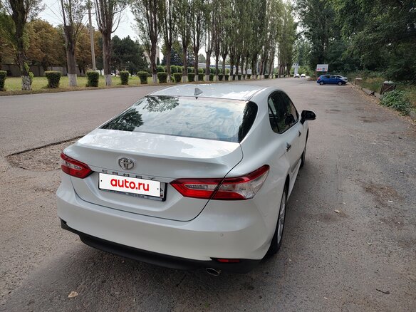 2020 Toyota Camry VIII (XV70), белый, 3500000 рублей - вид 4
