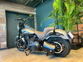 2019 Harley-Davidson Low Rider, серый, 2100000 рублей, вид 3