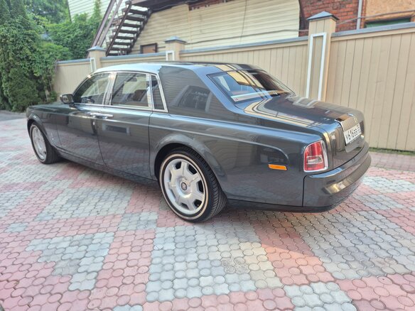 2005 Rolls-Royce Phantom Long VII, зелёный - вид 9
