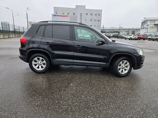 2014 Volkswagen Tiguan I Рестайлинг, чёрный, 900000 рублей, вид 4