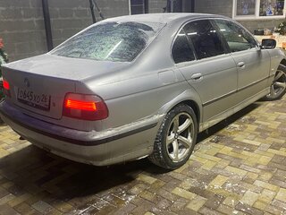 2000 BMW 5 серии 525i IV (E39) Рестайлинг, серебристый, 600000 рублей, вид 4
