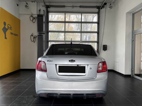 2010 Kia Rio II Рестайлинг, серебристый, 450000 рублей, вид 5