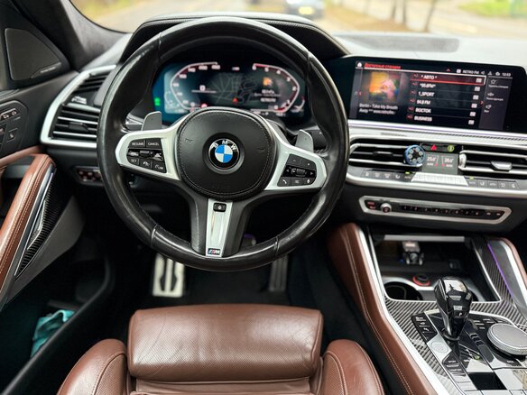 2021 BMW X6 40d III (G06), белый, 6200000 рублей - вид 32