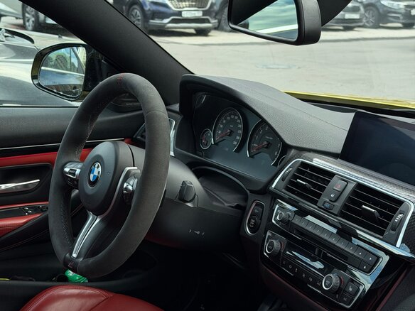 2017 BMW M4 Competition Package F82/F83 Рестайлинг, золотистый, 4999000 рублей - вид 13