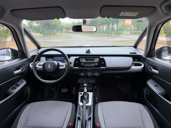 2023 Honda Fit Crosstar IV Рестайлинг, белый, 1080000 рублей - вид 9
