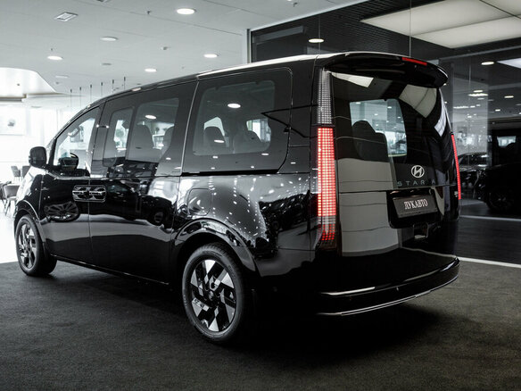 2026 Hyundai Staria I, чёрный, 10899000 рублей - вид 4