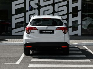 2016 Honda Vezel I, белый, 1614000 рублей, вид 4