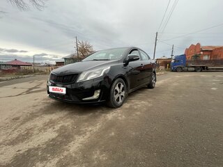2013 Kia Rio 4-speed III, чёрный, 880000 рублей, вид 1