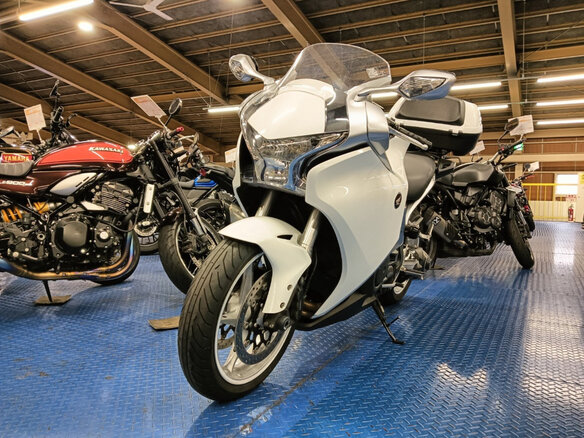 2012 Honda VFR 1200, белый, 597000 рублей