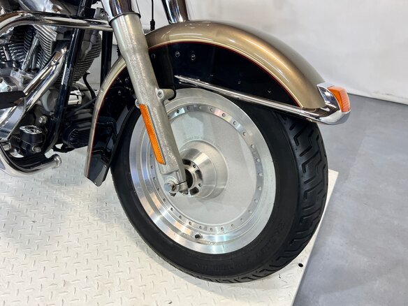 2006 Harley-Davidson Fat Boy, бежевый, 580000 рублей - вид 12