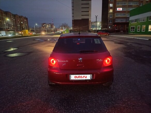 2006 Peugeot 307 I Рестайлинг, красный, 320000 рублей - вид 4