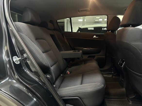 2016 Kia Sportage IV, чёрный, 2129000 рублей - вид 23