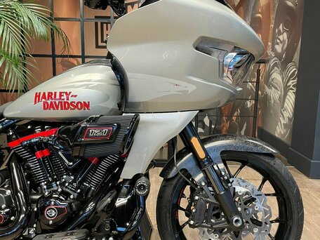 2025 Harley-Davidson CVO Road Glide ST, серебристый, 6500000 рублей, вид 2