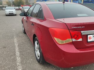 2010 Chevrolet Cruze I, красный, 683000 рублей, вид 5