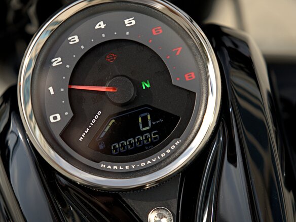 2024 Harley-Davidson Fat Bob, серый, 2100000 рублей - вид 20