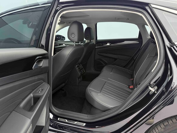 2023 Volkswagen Passat B8 Рестайлинг, чёрный, 1810000 рублей - вид 23
