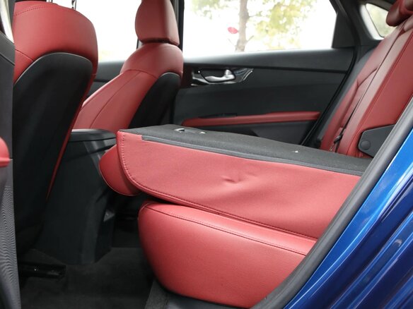 2026 Kia K3 II (China Market) Рестайлинг, синий, 2060000 рублей - вид 17