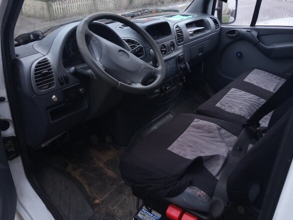2000 Mercedes-Benz Sprinter, белый, 700000 рублей - вид 8