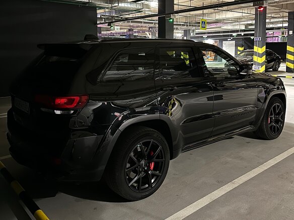2020 Jeep Grand Cherokee SRT IV (WK2) Рестайлинг, чёрный - вид 5