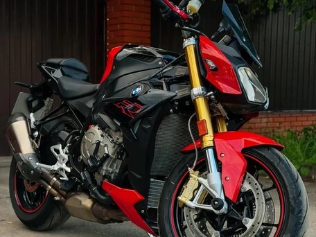 2018 BMW S 1000 R, красный, 900000 рублей, вид 3