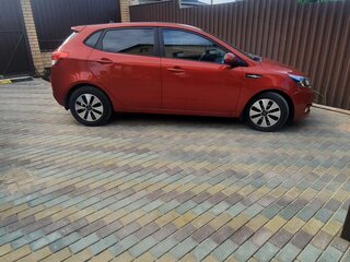 2016 Kia Rio III Рестайлинг, красный, 1000000 рублей, вид 3