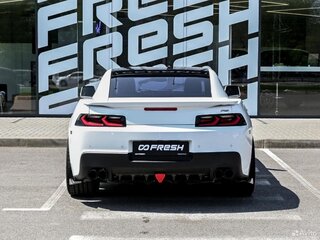 2013 Chevrolet Camaro V Рестайлинг, белый, 1690000 рублей, вид 3