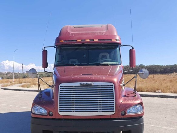 2002 Freightliner Century Class, пурпурный, 2050000 рублей - вид 6