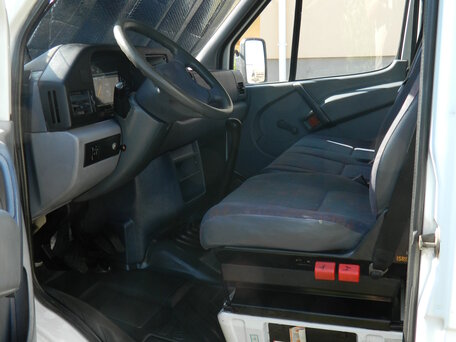 1999 Mercedes-Benz Фургон (4х2), белый, 1550000 рублей, вид 4