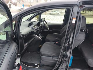 2018 Toyota Voxy III (R80) Рестайлинг, чёрный, 2700000 рублей, вид 4