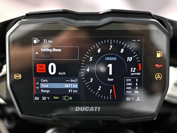 2024 Ducati Diavel V4, чёрный - вид 8