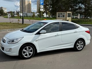 2013 Hyundai Solaris I, белый, 650000 рублей, вид 5