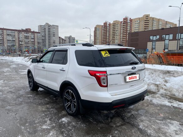 2012 Ford Explorer V, белый, 1000000 рублей - вид 4