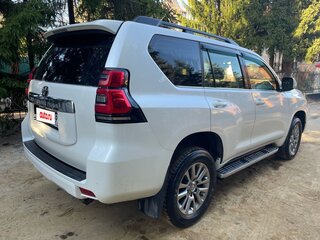 2017 Toyota Land Cruiser Prado 150 Series Рестайлинг 2, белый, 4400000 рублей, вид 3