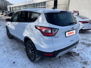 2017 Ford Kuga II Рестайлинг, белый, 1850000 рублей, вид 5
