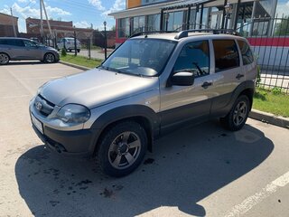 2020 Lada (ВАЗ) Niva, серебристый, 750000 рублей, вид 2