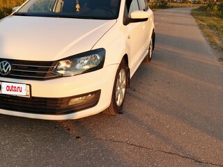 2019 Volkswagen Polo V Рестайлинг, белый, 850000 рублей, вид 4