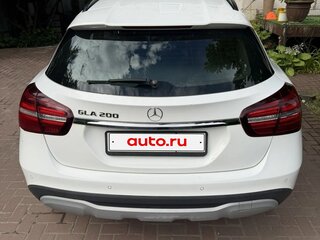 2018 Mercedes-Benz GLA 200 I (X156) Рестайлинг, белый, 1800000 рублей, вид 3