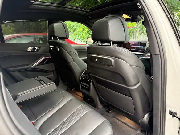 2024 BMW X6 30d III (G06) Рестайлинг, белый, 11700000 рублей - вид 12