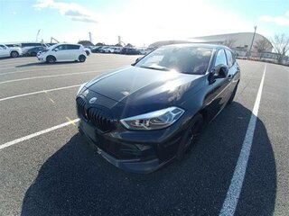 2022 BMW 1 серии 118i III (F40), чёрный, 2150000 рублей, вид 3