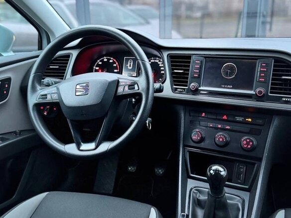 2016 SEAT Leon III, серебристый, 975000 рублей - вид 3
