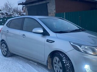 2014 Kia Rio 6-speed III, серебристый, 1000000 рублей, вид 4