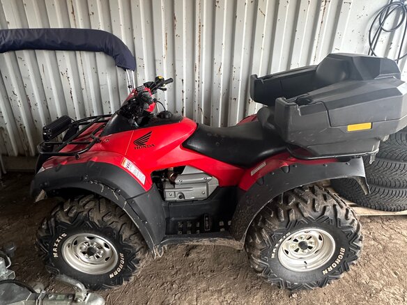2021 Honda TRX 680 (Rincon), красный, 1350000 рублей