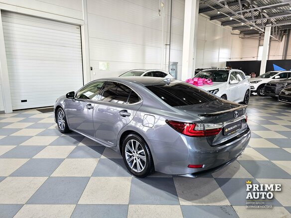 2015 Lexus ES 300h VI Рестайлинг, серый, 2749000 рублей - вид 6