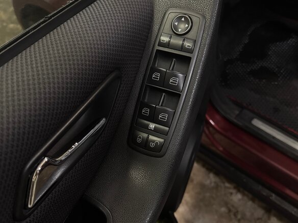 2010 Mercedes-Benz A-Класс 180 II (W169) Рестайлинг, пурпурный, 550000 рублей - вид 8