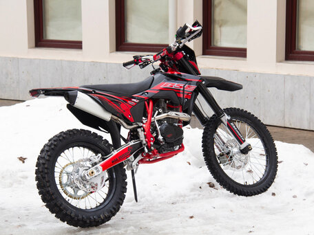 2025 BSE Z10, красный, 269990 рублей, вид 3