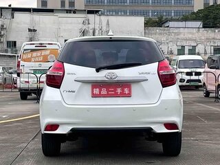 2022 Toyota Yaris L X XP150 Рестайлинг, белый, 1126000 рублей, вид 5
