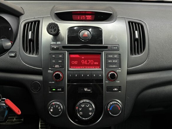 2011 Kia Cerato 6-speed II, красный - вид 12